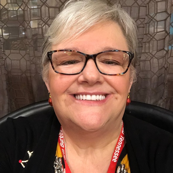 Meet your Posher, Dianne - Picture 1 of 1